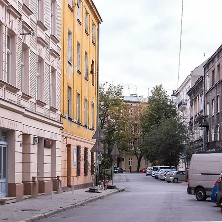 Rentplanet - Apartament Brzozowa *